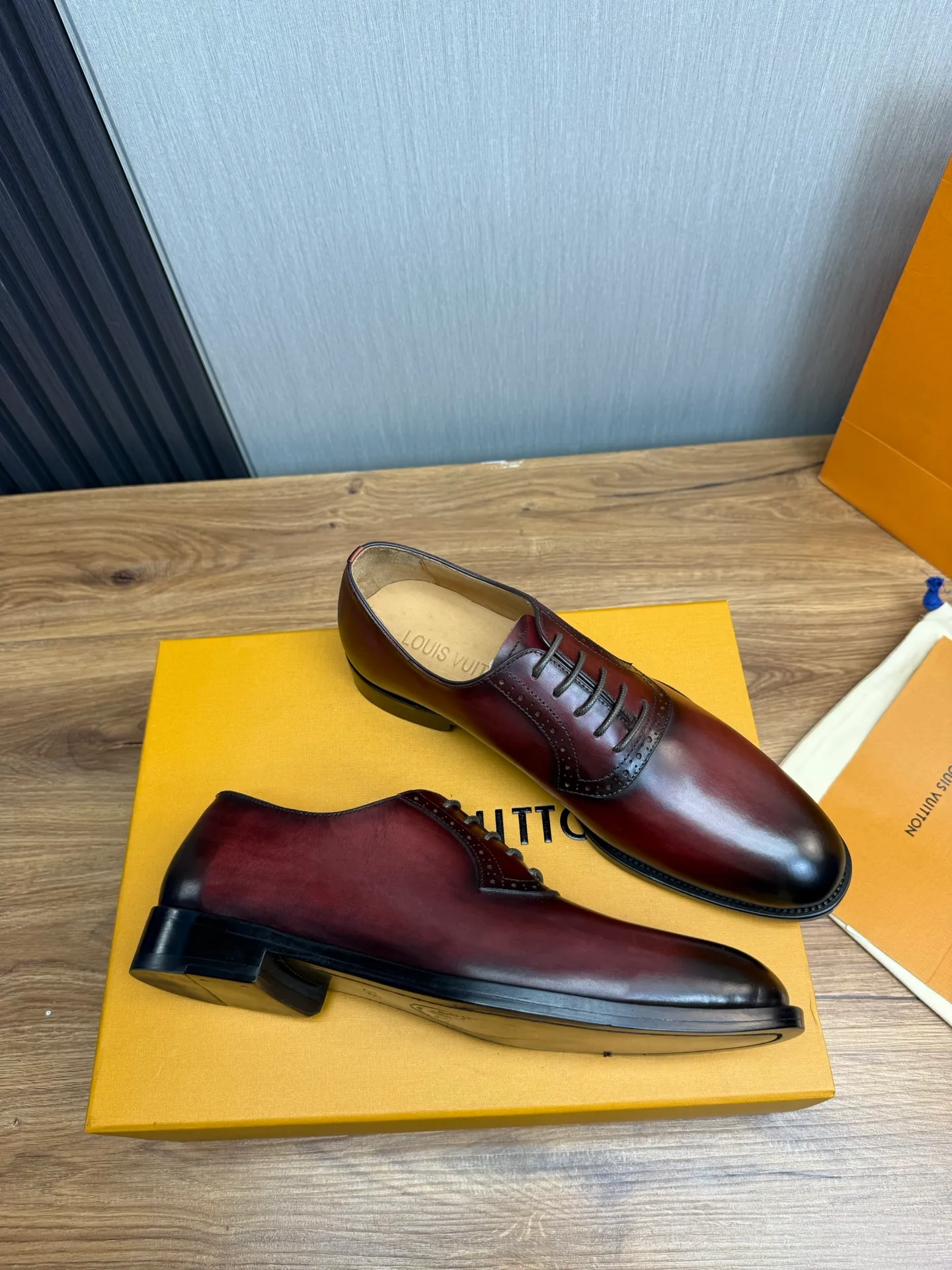 Men's shoes💰760💰 LV. Men's business casual leather shoes, 1:1 shipment ⬆️Luxurious and noble👞All imported original brand leather, just to create a more comfortable wearing experience, upper: original cowhide ➕Imported full cow lining, original leather outsole ✔️36-45 (38.45 non-refundable)